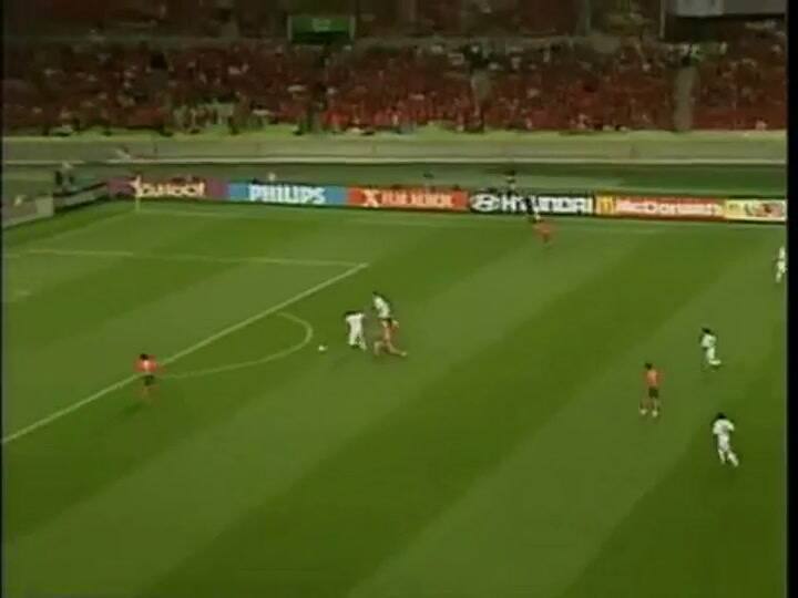El gol más rápido de todos los tiempos por Hakan Sukur - Fuente: Youtube