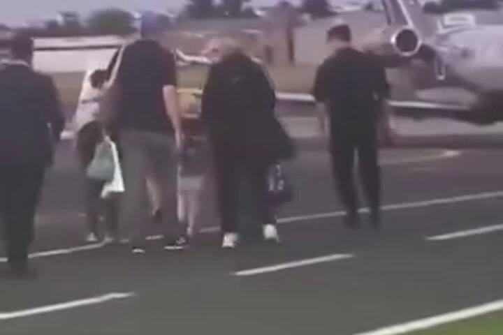 (GIF) El video del vuelo de Manuel Adorni