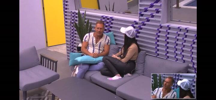 Salvador Zerboni se queja con una de sus compañeras del beso que le dio Osvaldo Ríos