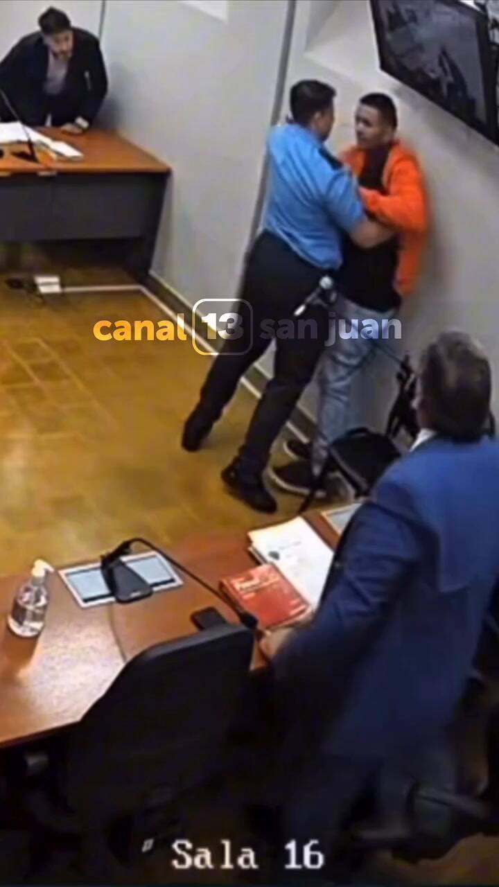 Escándalo en una audiencia judicial en San Juan: un preso intentó atacar a un fiscal