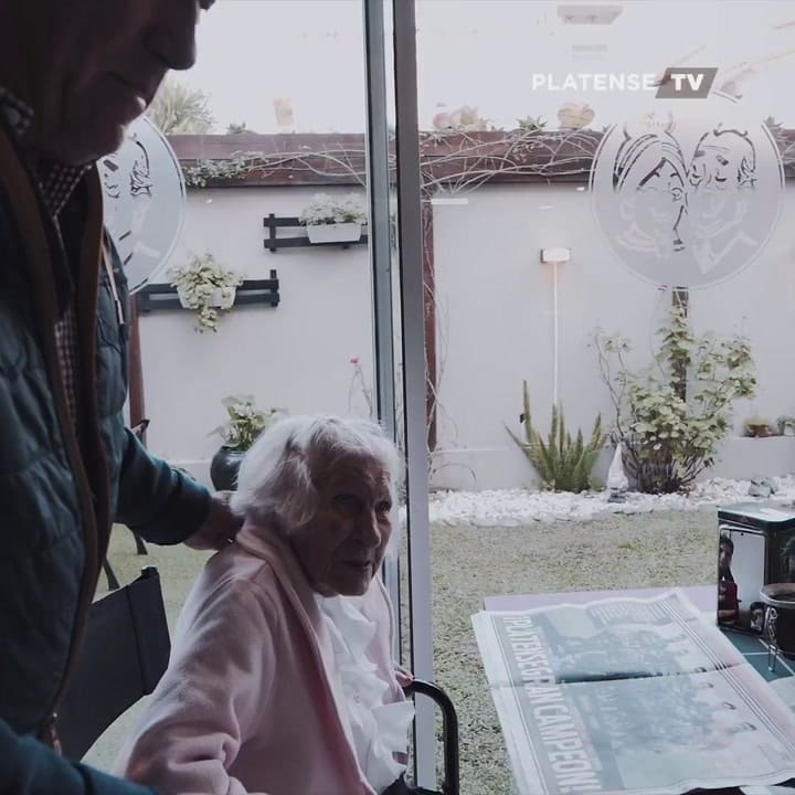 Los jugadores de Platense visitaron a Haydee, la abuela que se hizo viral