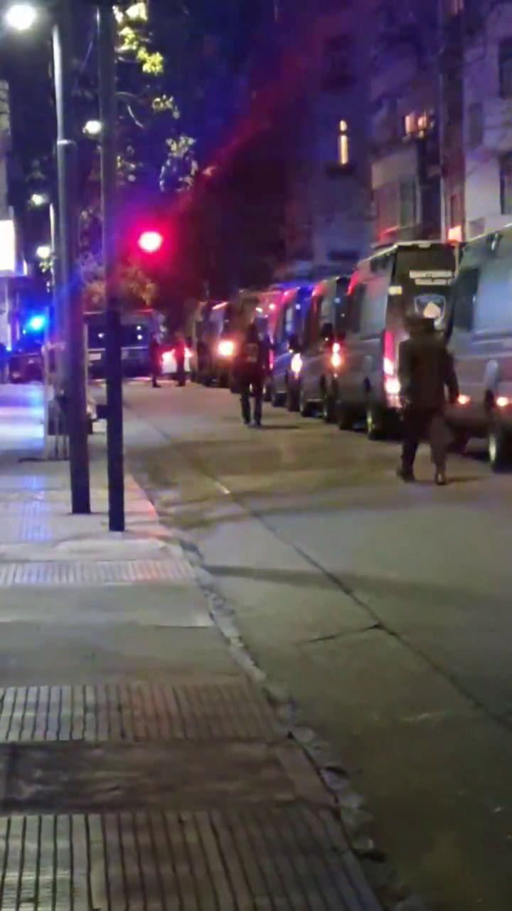 Motín en una comisaría de Balvanera: disparos, gas pimienta y heridos