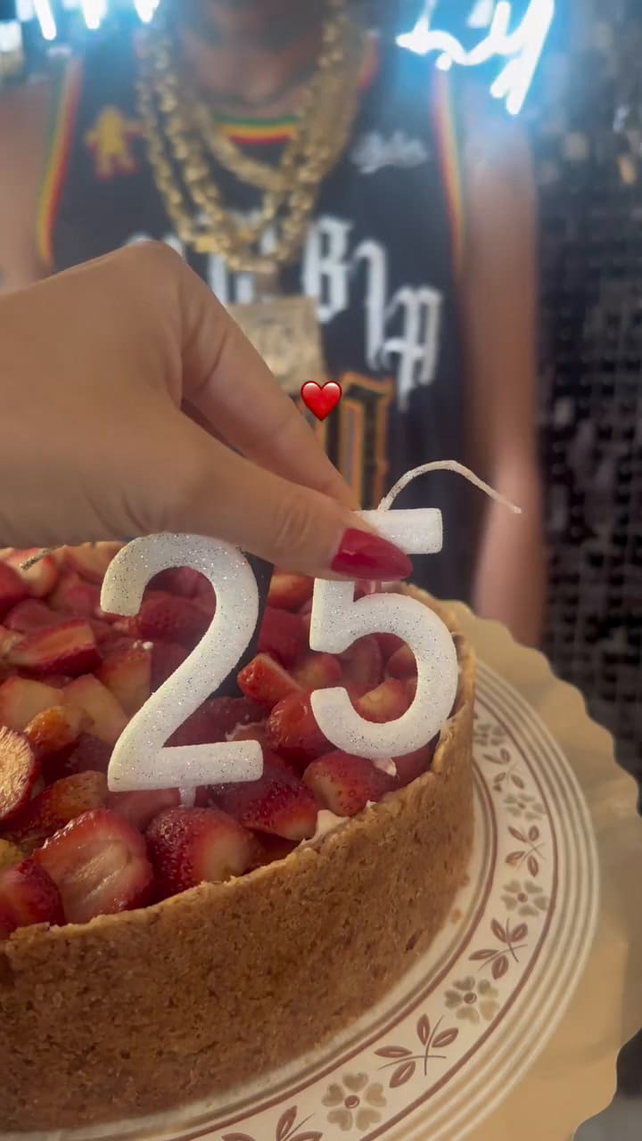 La torta de cumpleaños de L-Gante