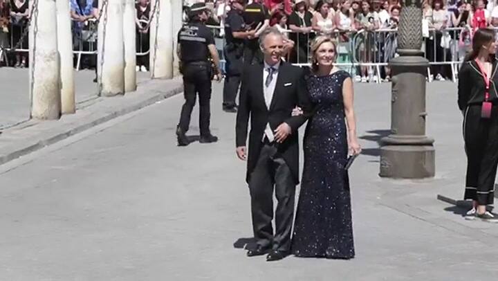 La llegada de los invitados a la boda de Sergio Ramos. Fuente: Youtube