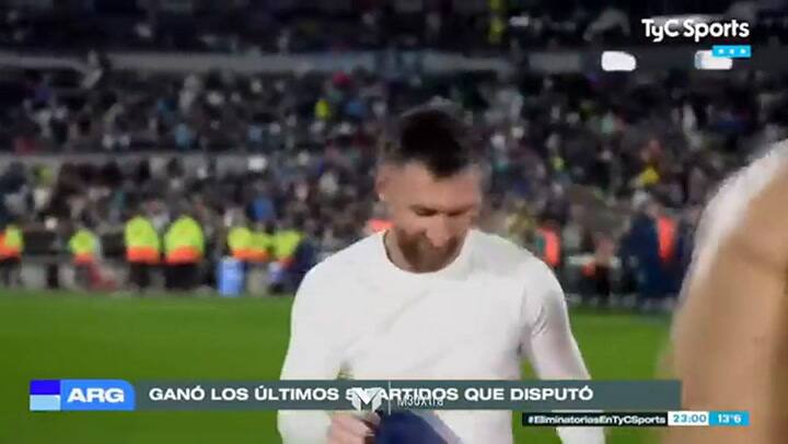 El intercambio de camisetas entre Leo Messi y Hernán Galíndez