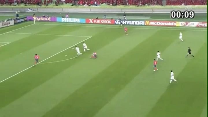 Hakan Şükür convirtió el gol más rápido en la historia de los mundiales