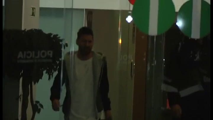 En silencio y decepcionado: así llegó Lionel Messi a Barcelona luego de la sanción de la FIFA
