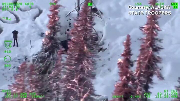 Fue rescatado gracias a la enorme inscripción de 'S.O.S.' sobre la nieve - Fuente: Reuters