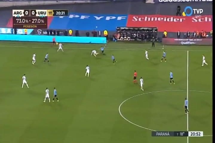 Atajada a Suárez - minuto 20