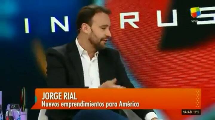Jorge Rial visitó sorpresivamente Intrusos - Fuente: América TV