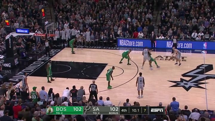 Triple de Manu para la victoria de su equipo ante Boston en 2017