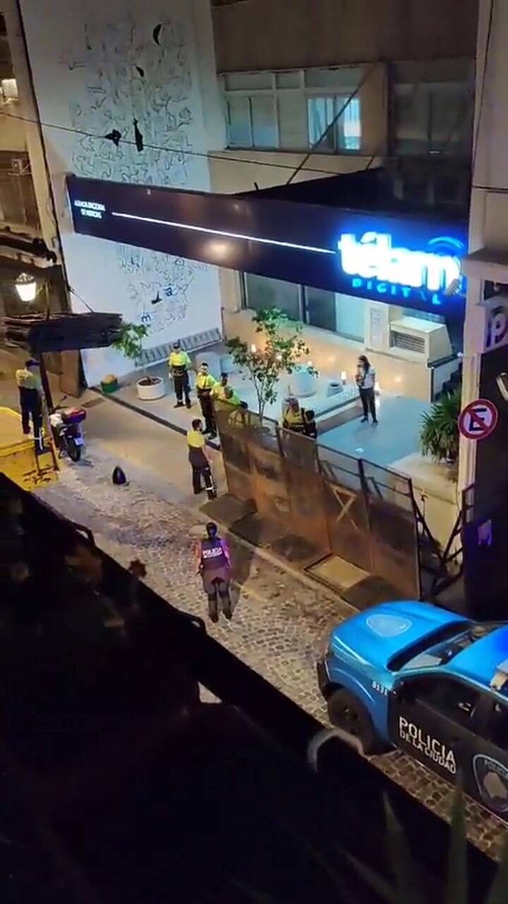 Vallaron la agencia Télam y los trabajadores no pueden ingresar