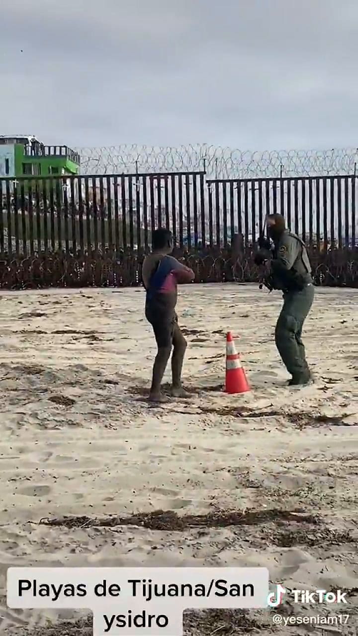 Así se vivió una pelea entre un supuesto coyote y la Patrulla Fronteriza en EE.UU