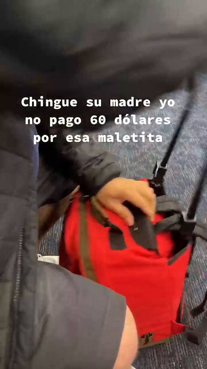 Mostró el curioso truco con el que evitó pagar 60 dólares para despachar una valija: “Yo no pago”