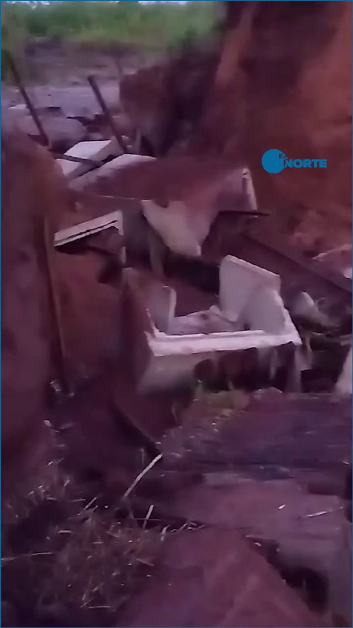 Salta: se rompió parte de un puente y un tren quedó colgando