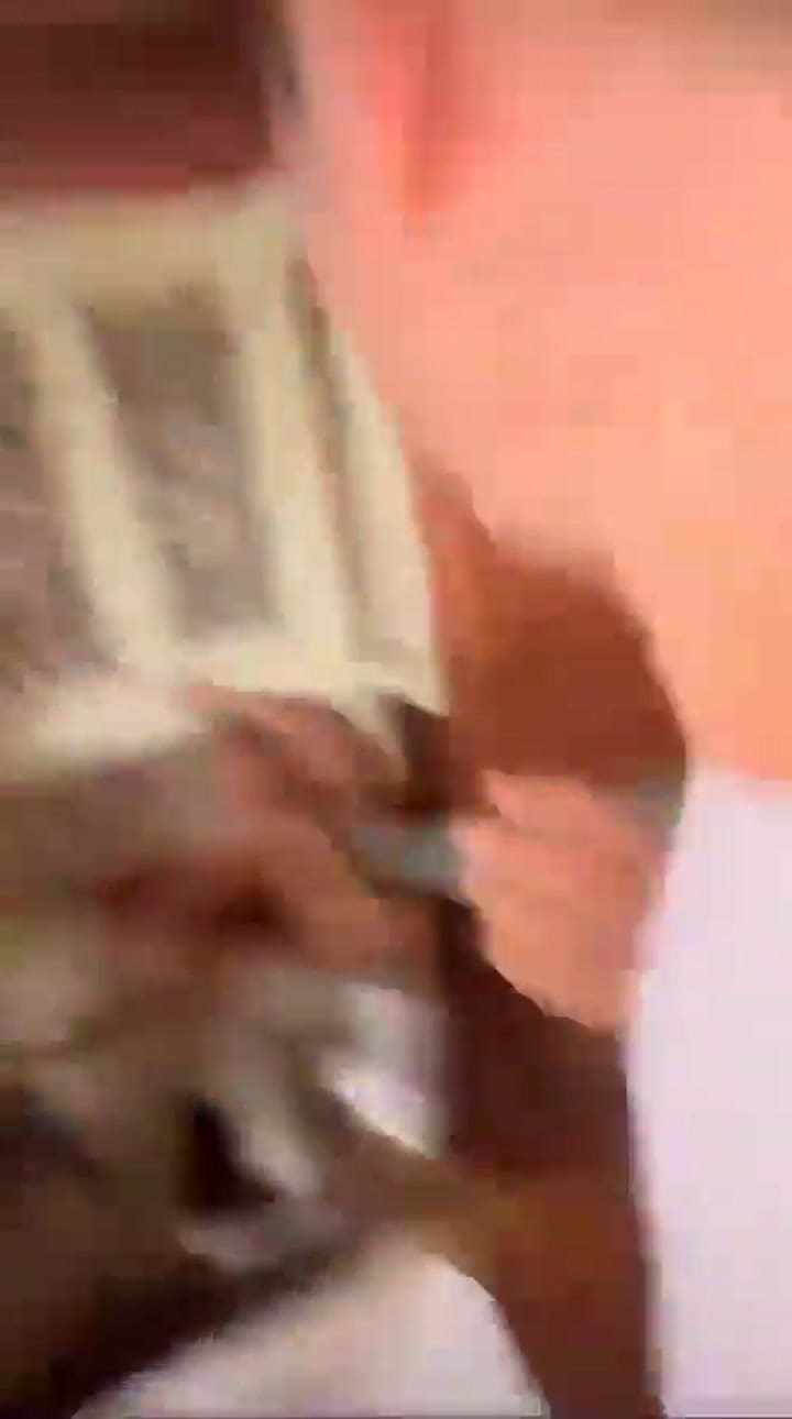 Golpean al ministro de Relaciones Exteriores de Nepal