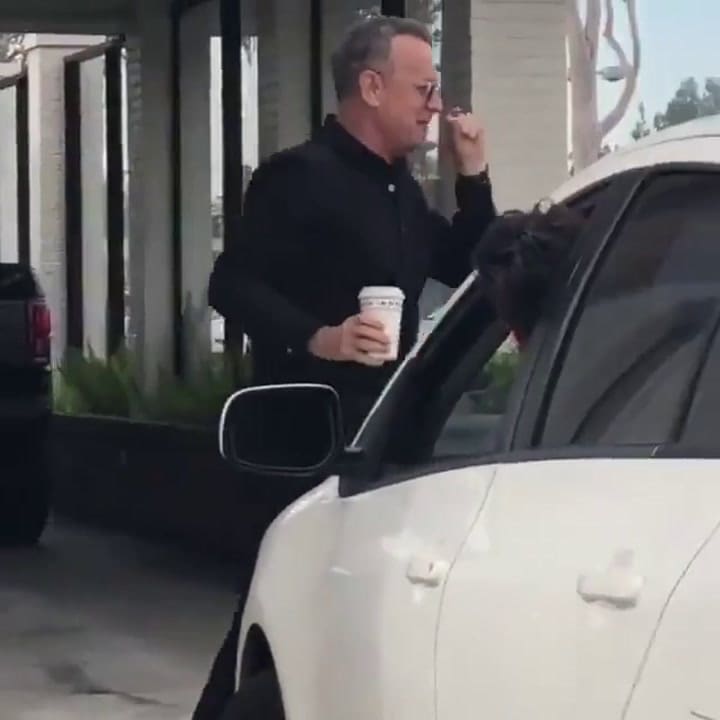 Tom Hanks fue a un restaurante y pagó la cuenta de los demás clientes - Fuente: Twitter