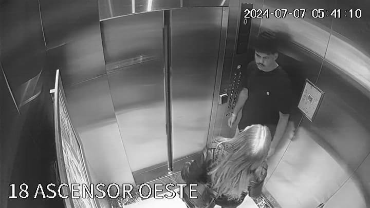 El momento en que el rugbier francés y la denunciante suben a la habitación