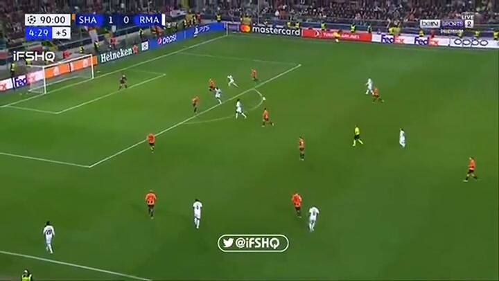 Antonio Rüdiger recibe un fuerte golpe luego de convertir el gol