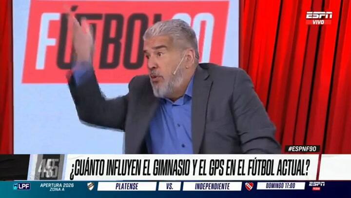 Diego Latorre mandó “a estudiar” al Chavo Fucks
