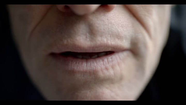 Willem Dafoe protagonizó un divertido video hablando sobre sus dientes - Fuente: Nowness