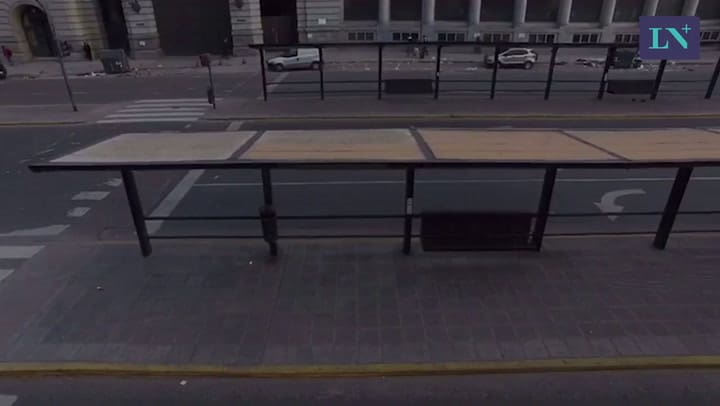 Cómo se vive el paro en Retiro, visto desde el drone de LA NACION