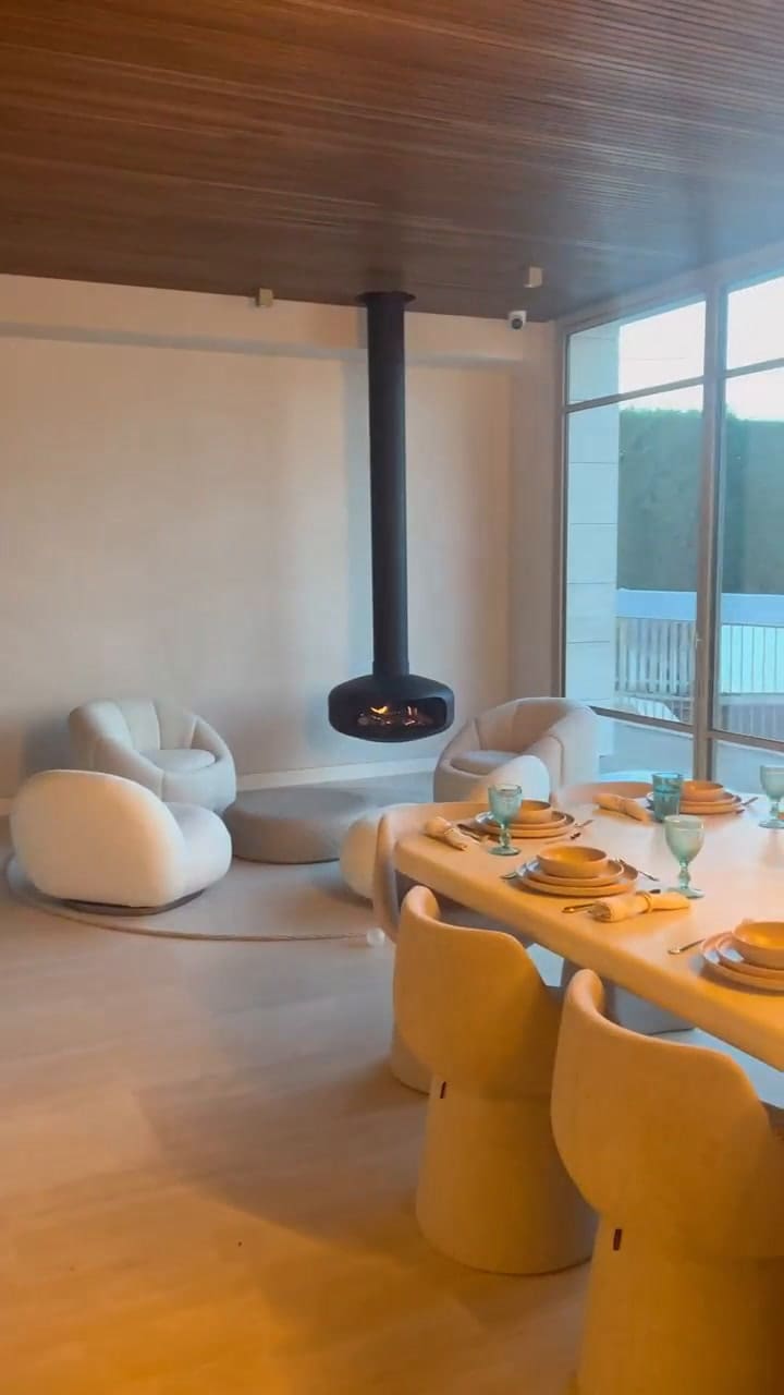 Ronaldo descubre el regalo de Navidad de su mujer