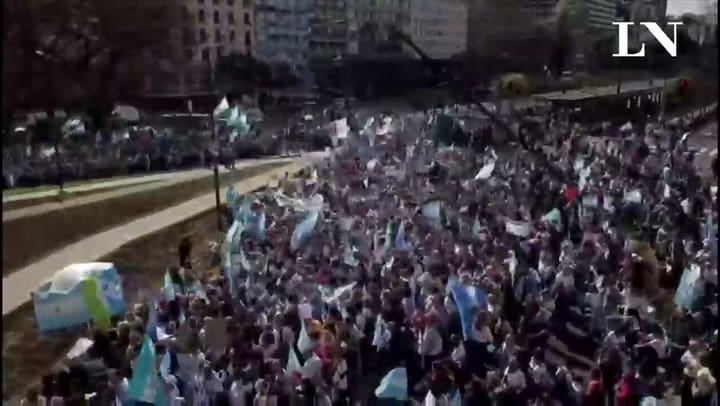 El dron de La Nación en la Marcha del millón. Crédito: Ricardo Pristupluk