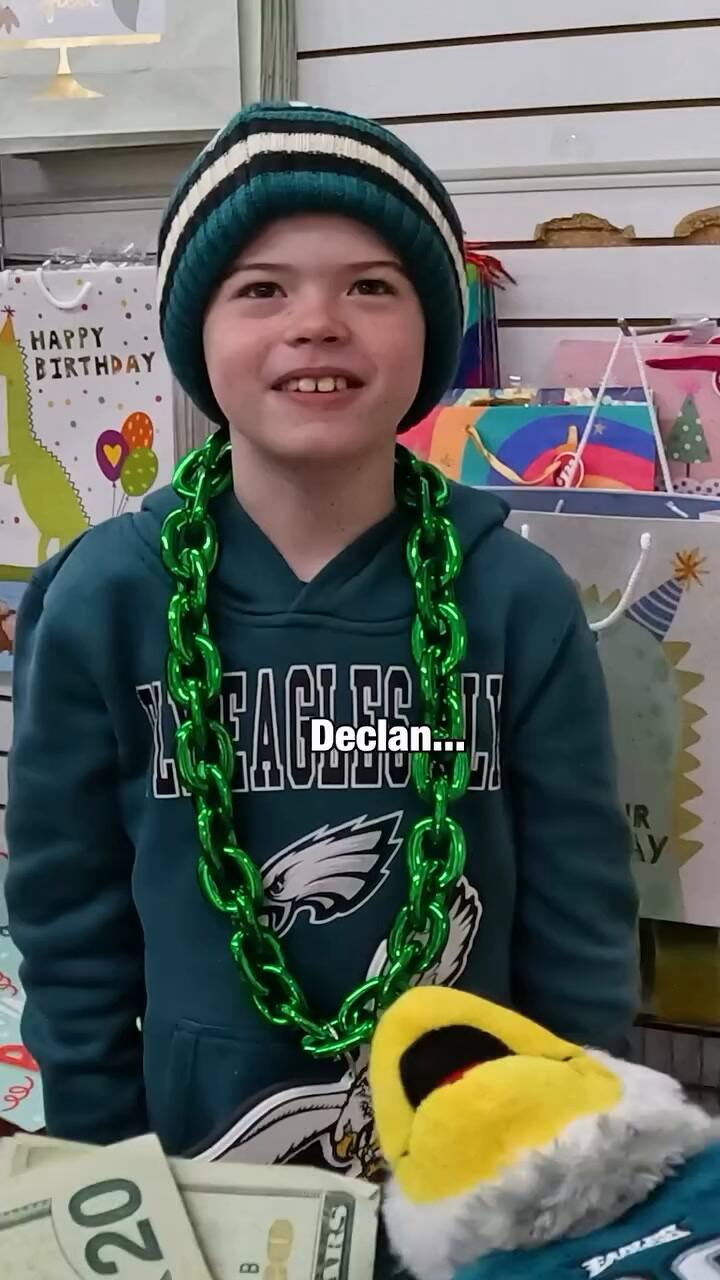 Este pequeño pudo ver la final del campeonato de la NFC gracias a este regalo