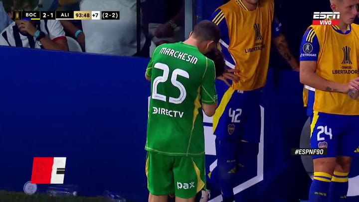 Boca: le hicieron lectura de labios a Gago y descubrieron un detalle en el cambio de Marchesin por Brey