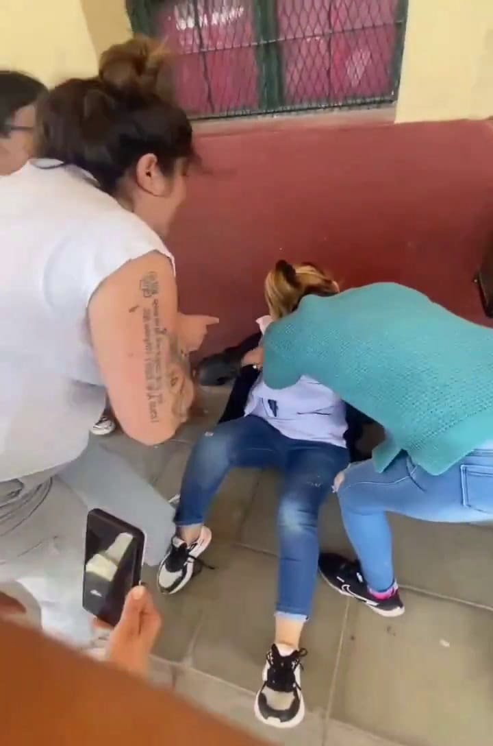 Marcos Paz: un grupo de madres golpeó a una maestra acusándola de supuestos maltratos a los alumnos