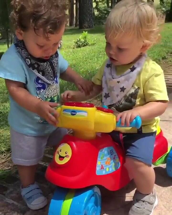 El hijo de Marley y el de Florencia Peña pelean por un triciclo - Fuente: Instagram