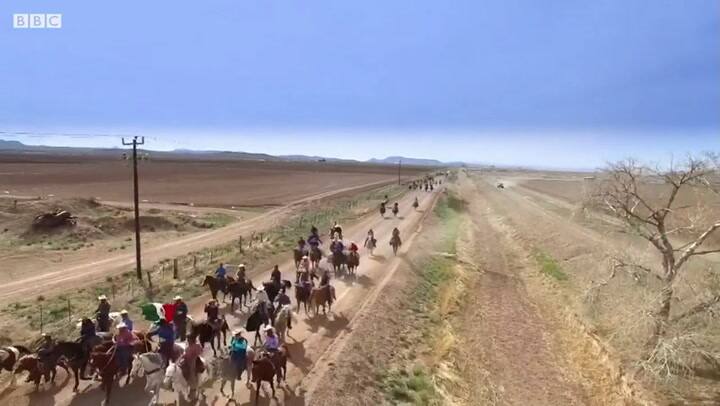 Jinetes de México y EEUU conmemoran a Pancho Villa - Fuente: BBC