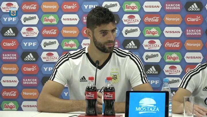 Fazio negó la supuesta distancia entre la selección y los hinchas argentinos - Fuente: AFA Selección