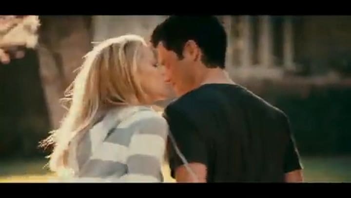 Asesino En Casa Trailer