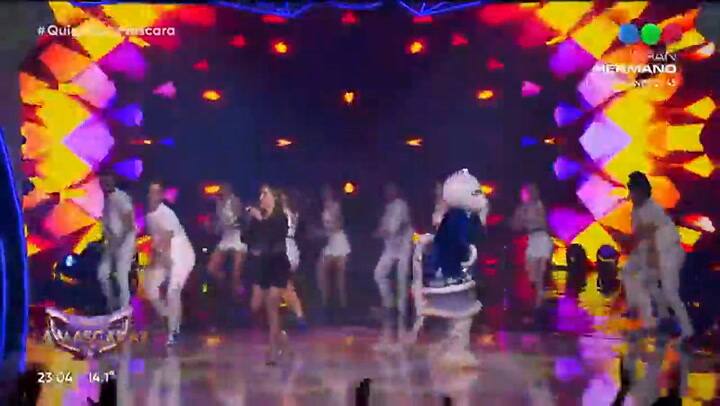 La leoparda Nieves cantó junto a Soledad Pastorutti