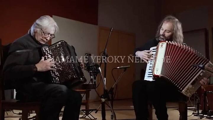 Chango Spasiuk y Raúl Barboza - La Colonia - Fuente: YouTube