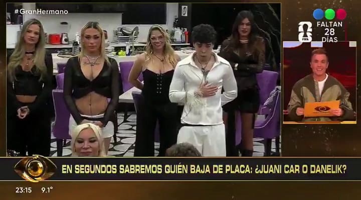 Juanicar fue el único en bajar de la placa con el voto positivo del público