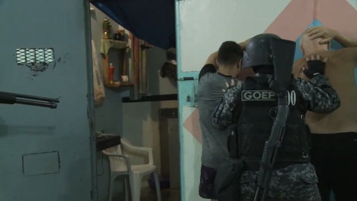 GIF Requisa En La Penitenciaria Piñero