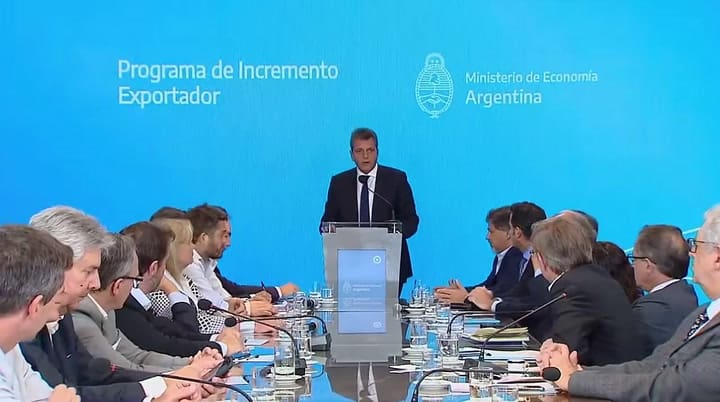 Massa anunció un nuevo tipo de cambio a $300 para la exportación de soja y las economías regionales