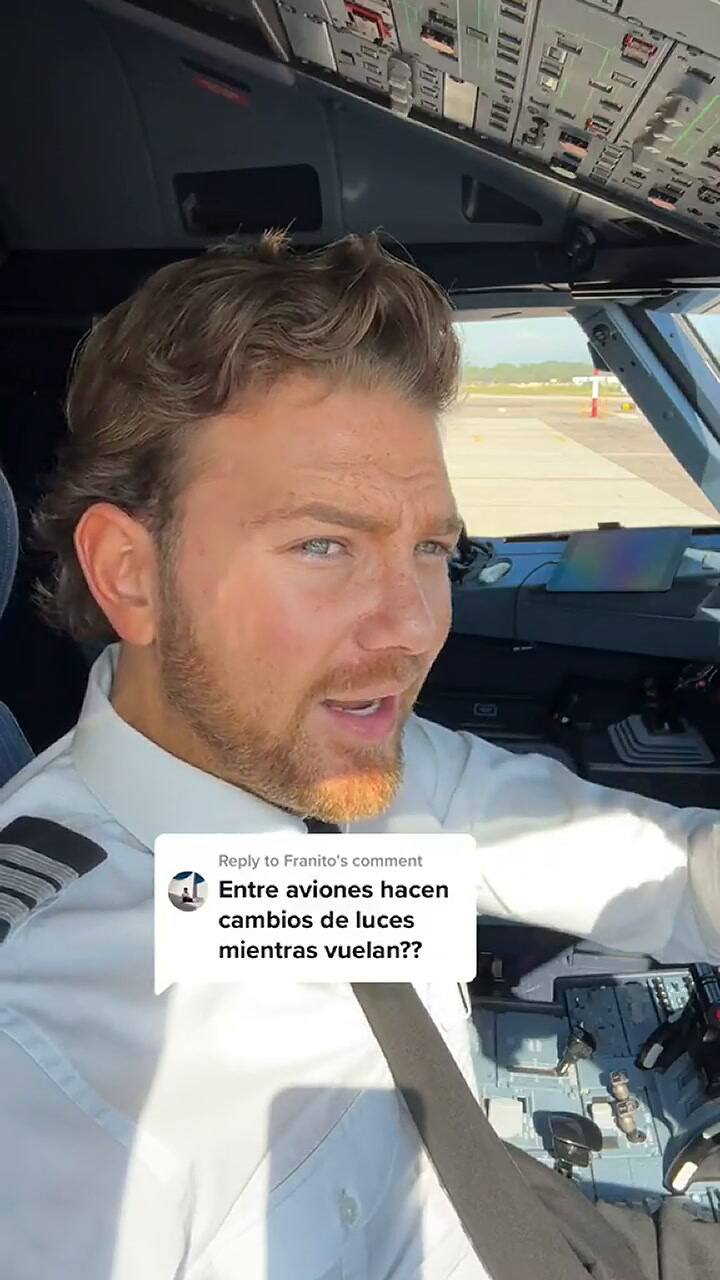 El secreto sobre las luces de un avión que reveló un piloto