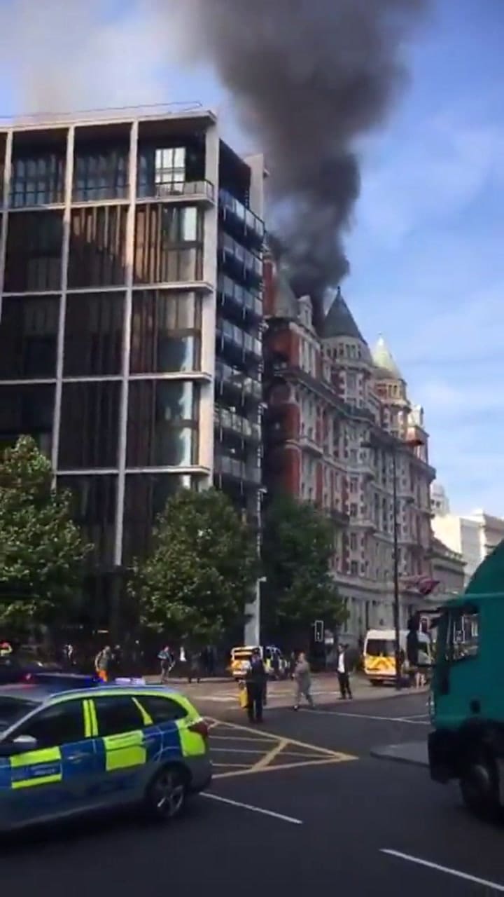 Así se ve el incendio en Londres - Fuente: Twitter @Iiswallaceblyth