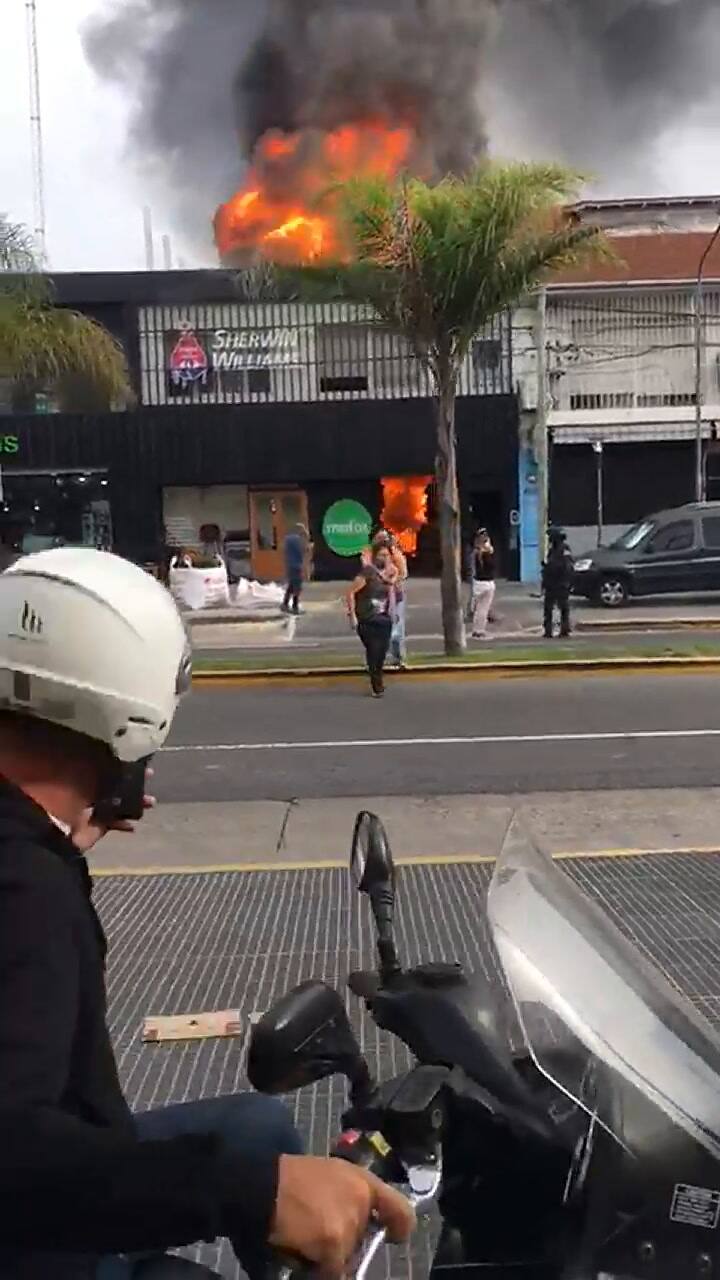 Incendio en una pinturería de Vicente López