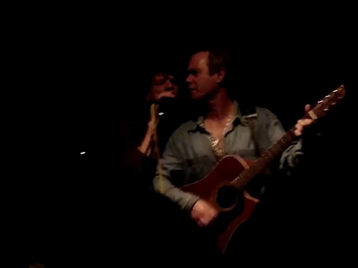 Chris y Mick Jagger tocando juntos - Fuente: YouTube