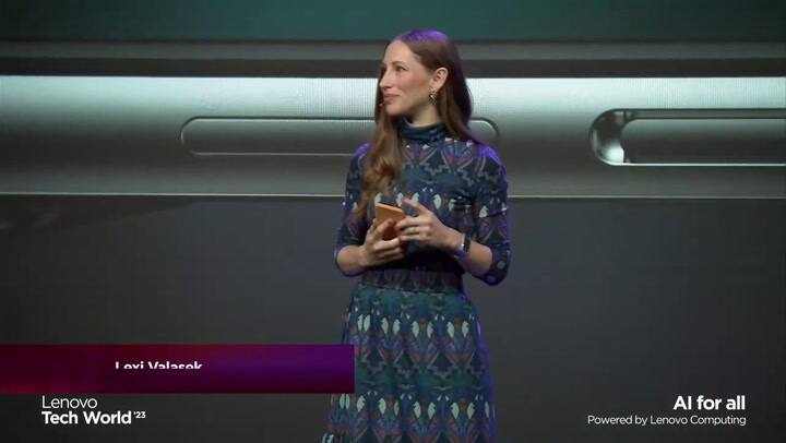 La demo del smartphone de Motorola que se dobla como un brazalete