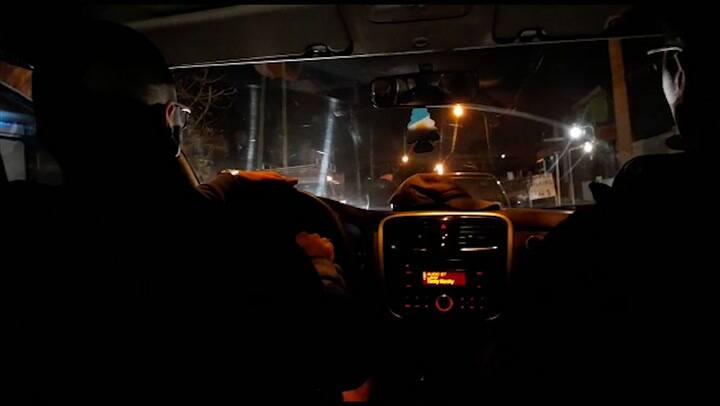 Paró el tránsito y baleó en la cara al marido de su expareja