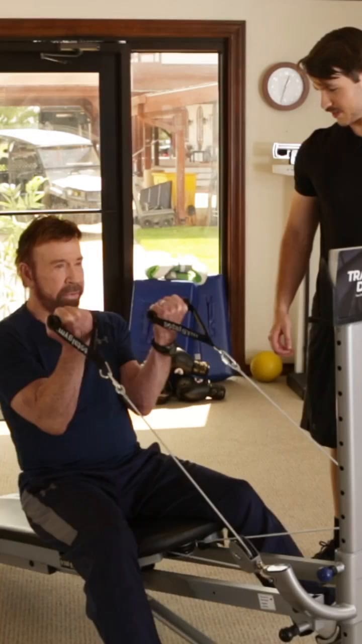 Chuck Norris y su hijo Dakota