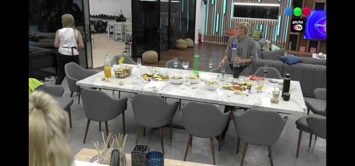 Caramelo cayó a la pileta y la producción cortó la emisión