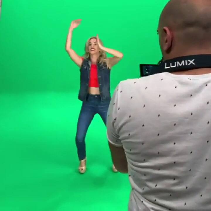 Estefi Berardi promociona Dale Like - Fuente: Instagram