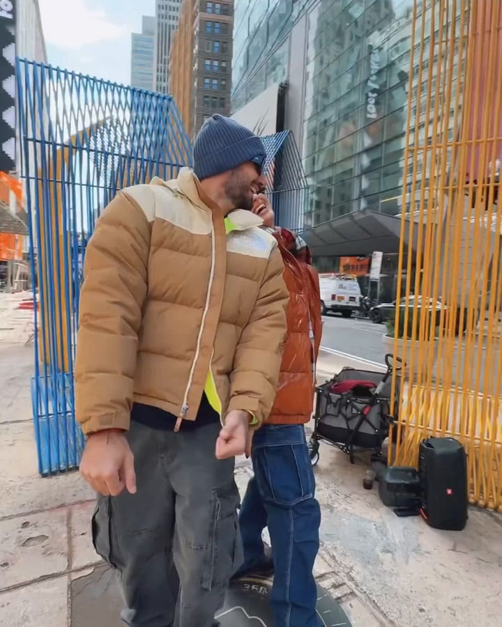 Feliz Cumple Amor De Mi Vida Te Vi Por Primera Vez Disfrazada De Un Personaje De La Casa De Papel En El Que Ni Siquiera Se Te Veía La Cara Y No Me Preguntes Porque Me Llamaste La Atención Vos Entre 5 Personas Qu